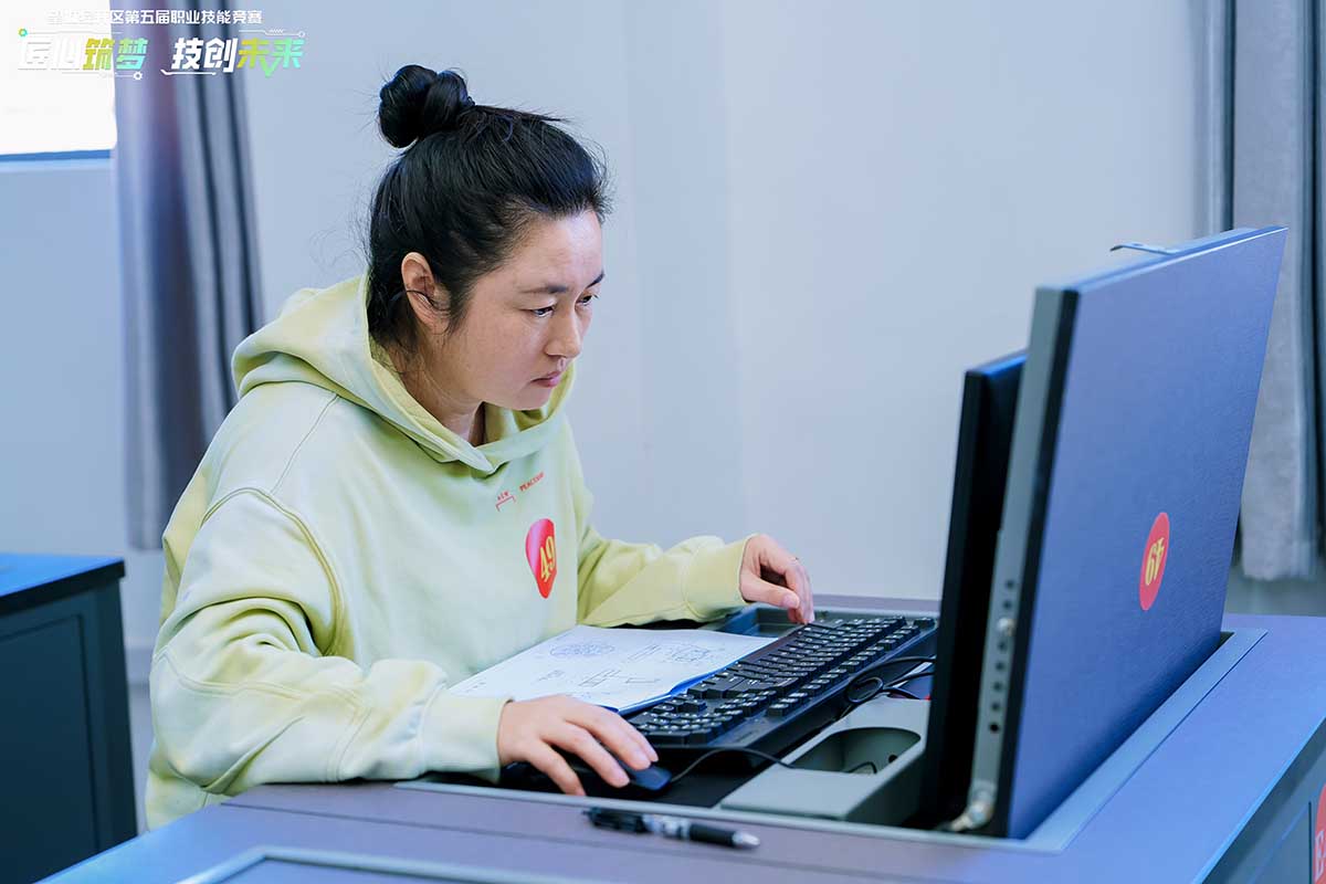 技耀望城，载誉而归！长缆智能斩获经开区职业技能竞赛一等奖！于笑男比武现场